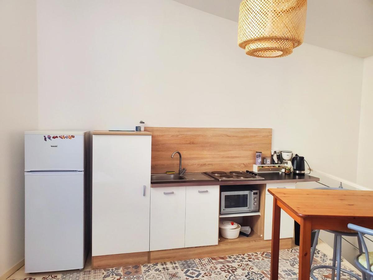 Appartement En Duplex Viviers エクステリア 写真