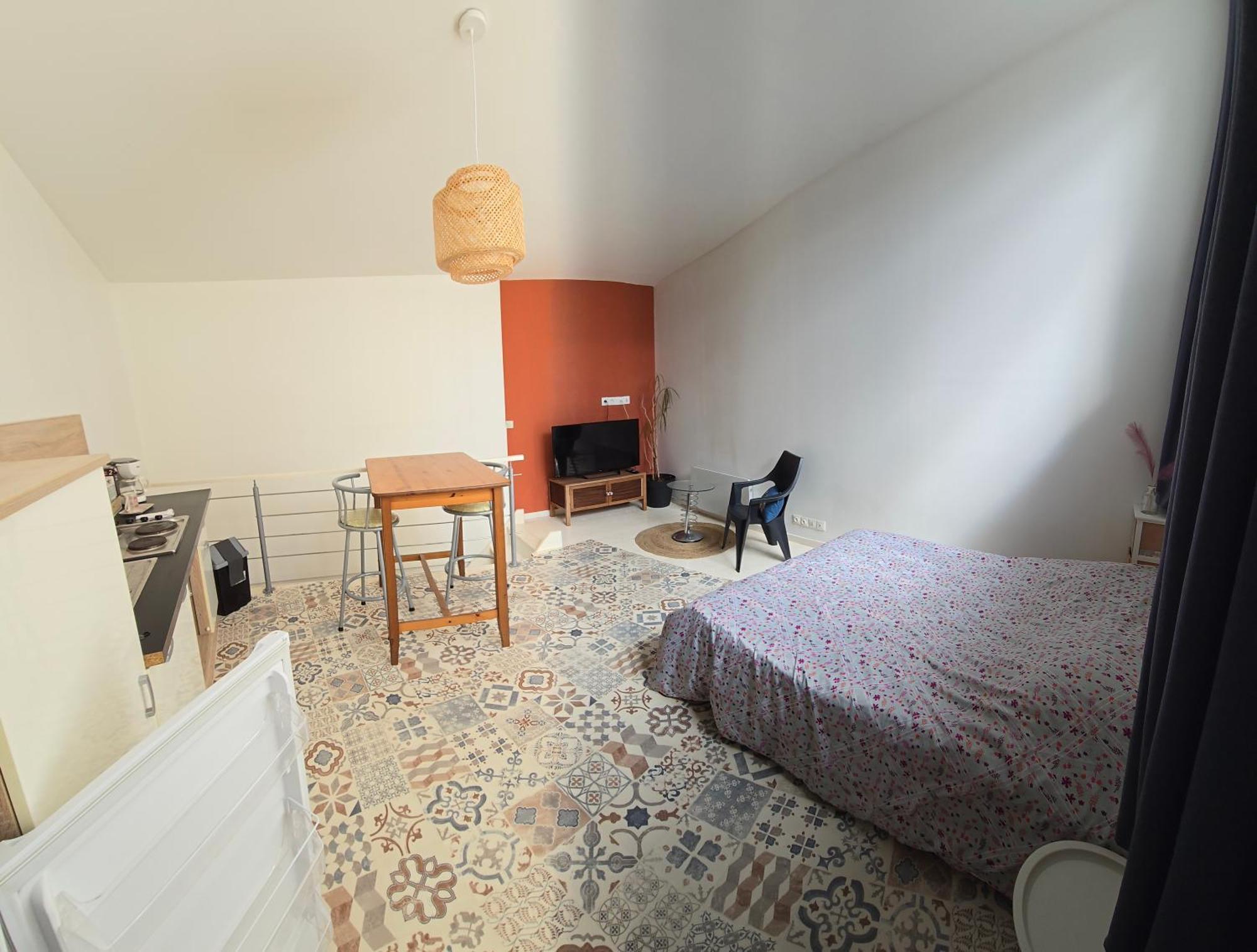 Appartement En Duplex Viviers エクステリア 写真